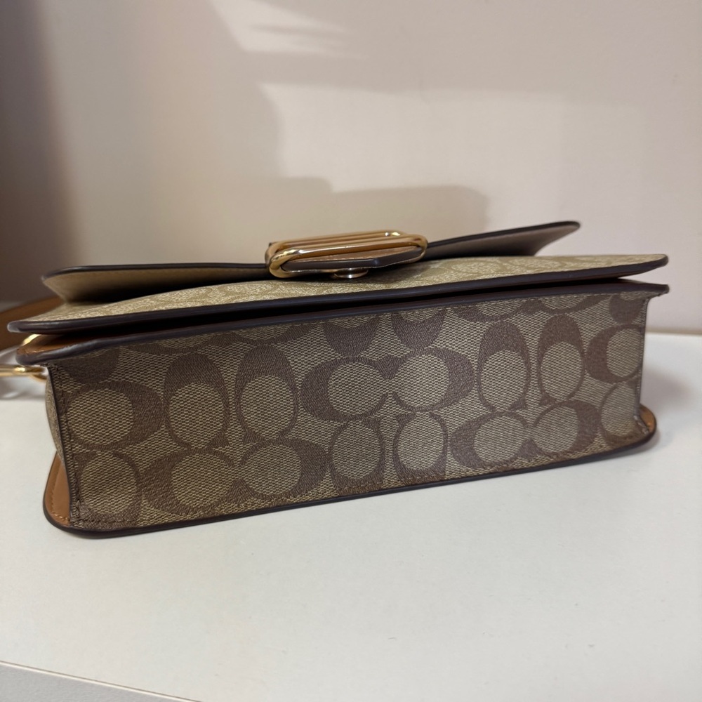 Coach CR332 - Picture 4 of 10